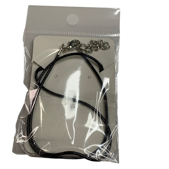 Silver wolf necklace - Picture 5 of 5